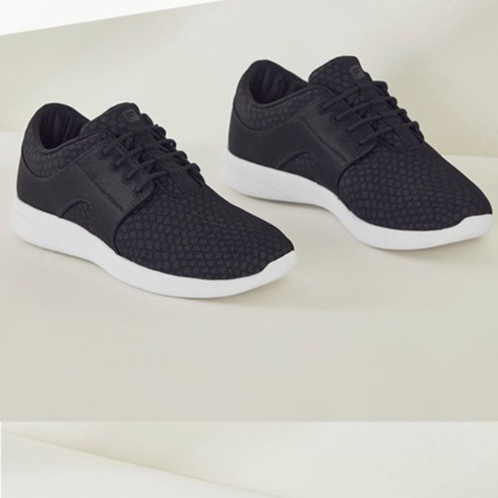Cove mesh reflective fabletics sneaker